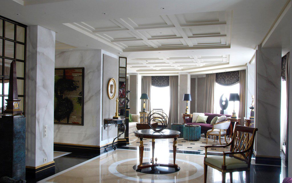 Alabaster – hand-painted wallpaper 